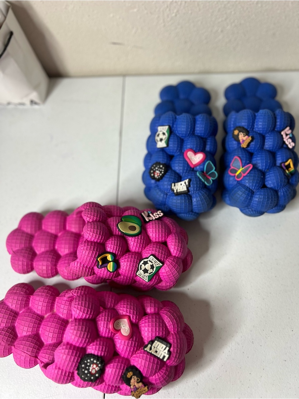 bubble slides Lot Of 2 Women’s beach summer shoes Size 8 Pink Blue message EUC